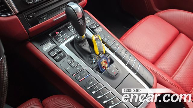 Porsche Macan 2017 — photo 9