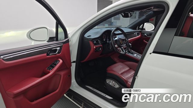Porsche Macan 2017 — photo 10
