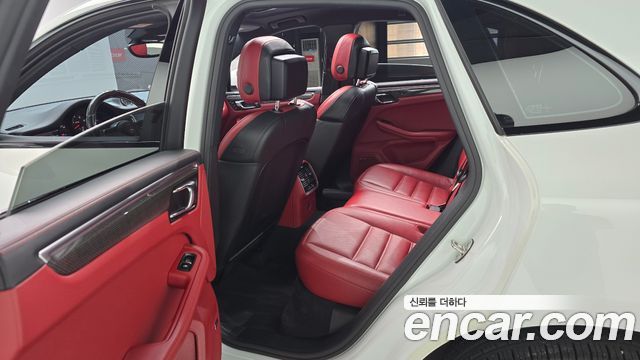 Porsche Macan 2017 — photo 11