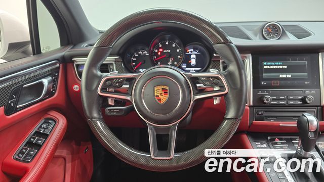 Porsche Macan 2017 — photo 13