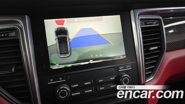 Porsche Macan 2017 — photo 14