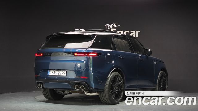 Land Rover Range Rover Sport 2025 — photo 2