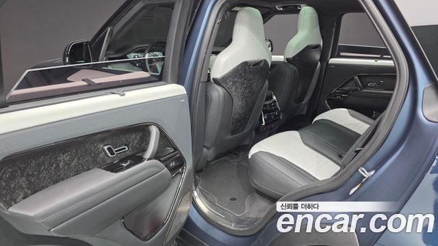 Land Rover Range Rover Sport 2025 — photo 18