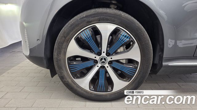 Mercedes-Benz EQC 2020 — photo 5