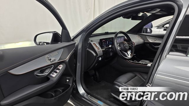 Mercedes-Benz EQC 2020 — photo 13