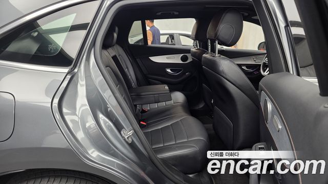 Mercedes-Benz EQC 2020 — photo 18