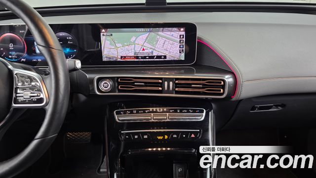 Mercedes-Benz EQC 2020 — photo 20