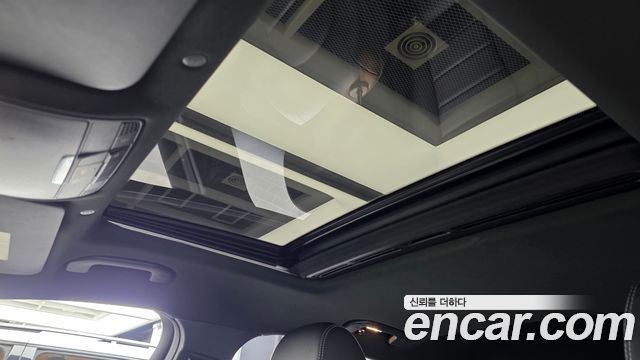 Mercedes-Benz EQC 2020 — photo 23