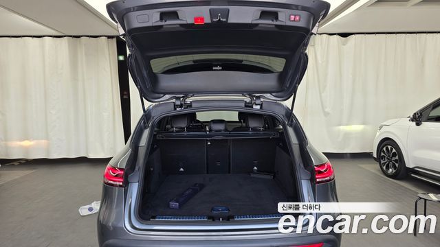 Mercedes-Benz EQC 2020 — photo 26