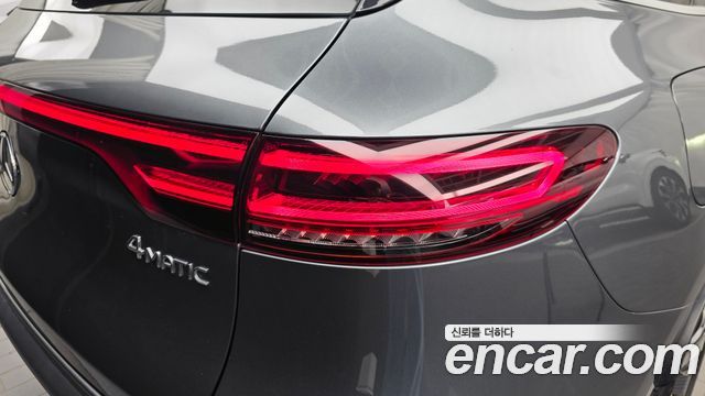 Mercedes-Benz EQC 2020 — photo 9