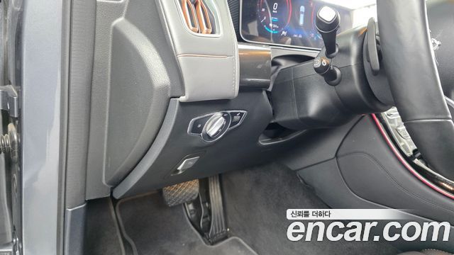 Mercedes-Benz EQC 2020 — photo 30