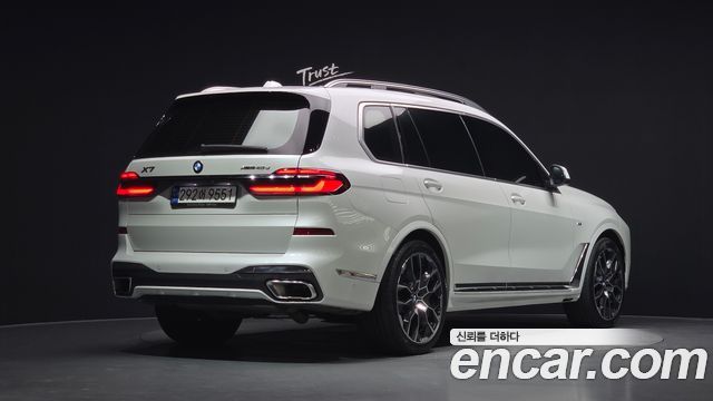 BMW X7 2023 — photo 2
