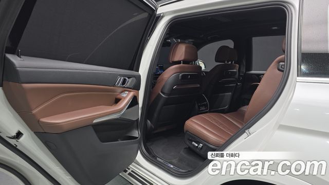 BMW X7 2023 — photo 21
