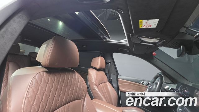 BMW X7 2023 — photo 26