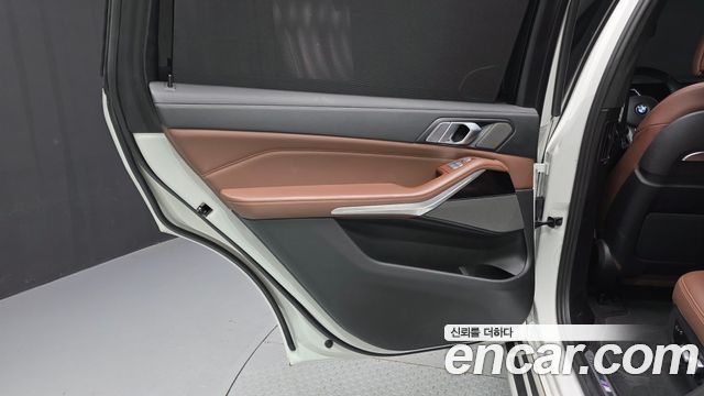 BMW X7 2023 — photo 15