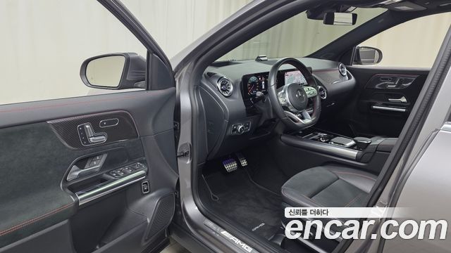 Mercedes-Benz GLA-Class 2021 — photo 13