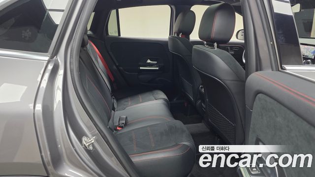 Mercedes-Benz GLA-Class 2021 — photo 17