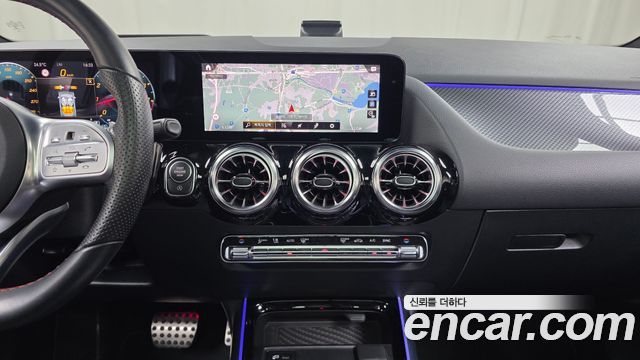 Mercedes-Benz GLA-Class 2021 — photo 19