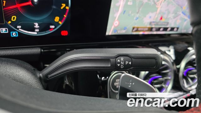Mercedes-Benz GLA-Class 2021 — photo 24