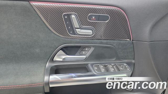 Mercedes-Benz GLA-Class 2021 — photo 14
