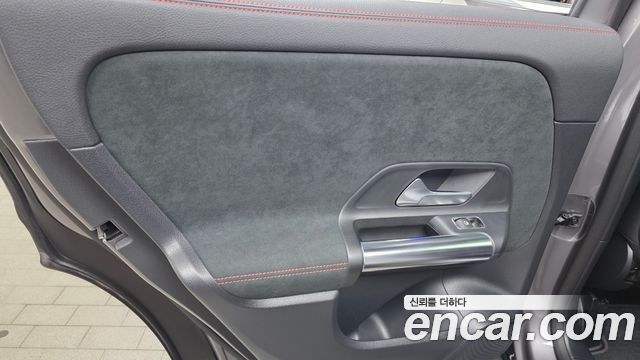 Mercedes-Benz GLA-Class 2021 — photo 15
