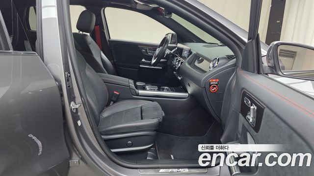 Mercedes-Benz GLA-Class 2021 — photo 16