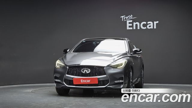 Infiniti Q30 2017 — photo 3