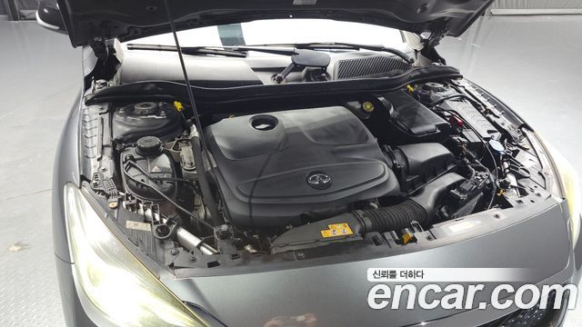 Infiniti Q30 2017 — photo 6