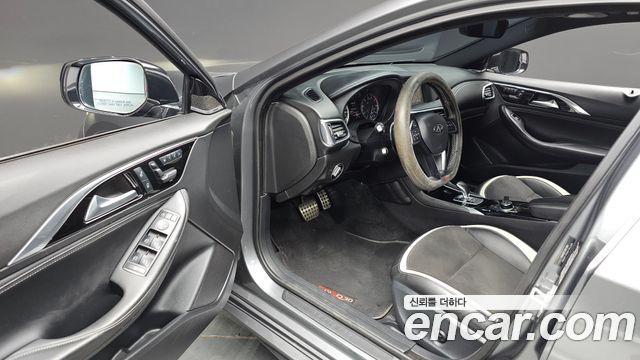 Infiniti Q30 2017 — photo 12