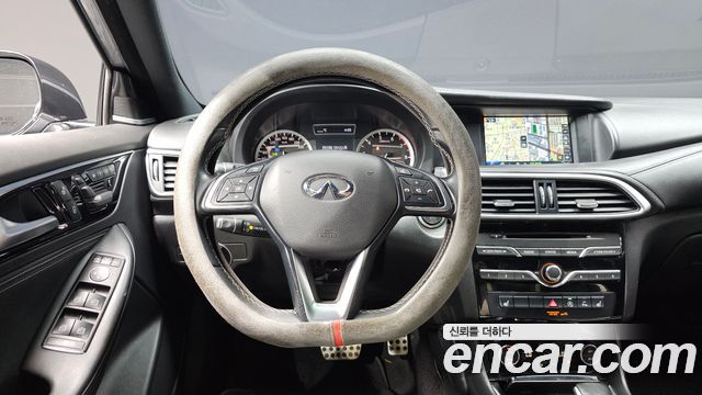 Infiniti Q30 2017 — photo 13