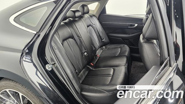 Hyundai Sonata 2022 — photo 11