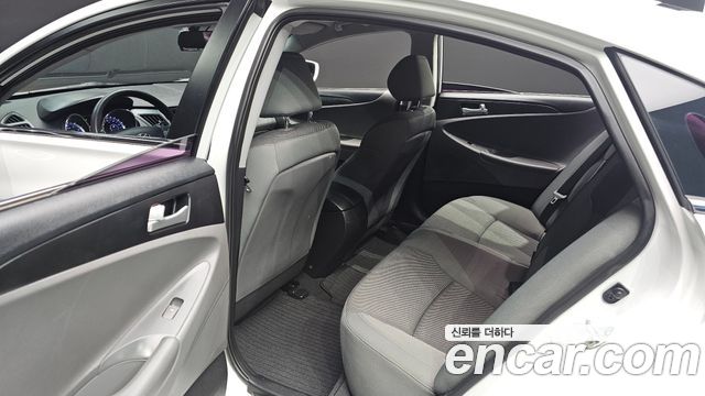 Hyundai Sonata 2013 — photo 11