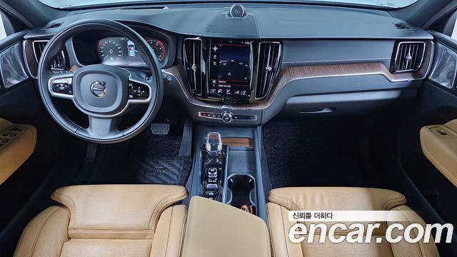 Volvo XC60 2021 — photo 10