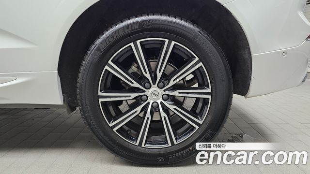 Volvo XC60 2021 — photo 7