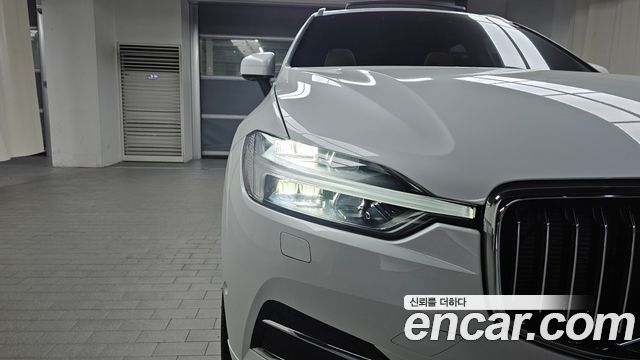 Volvo XC60 2021 — photo 8