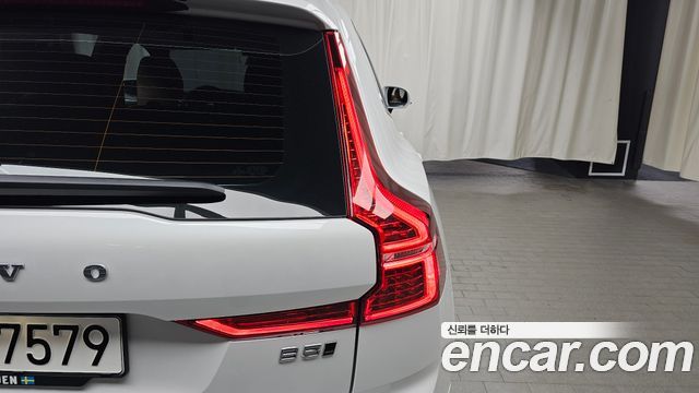 Volvo XC60 2021 — photo 9