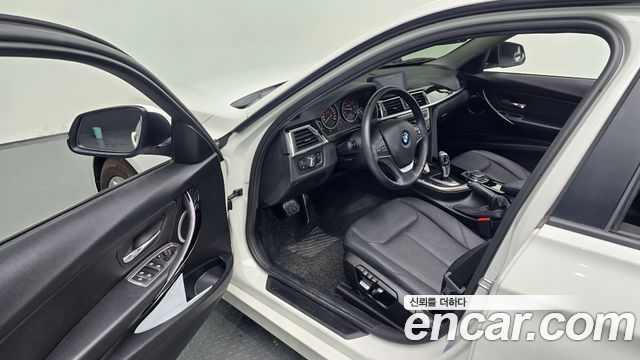 BMW 3-Series 2016 — photo 17