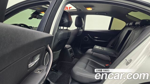 BMW 3-Series 2016 — photo 18