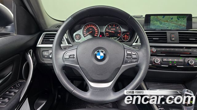 BMW 3-Series 2016 — photo 19