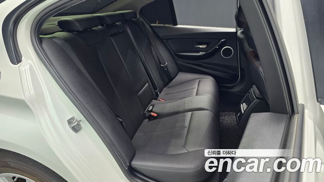 BMW 3-Series 2016 — photo 16