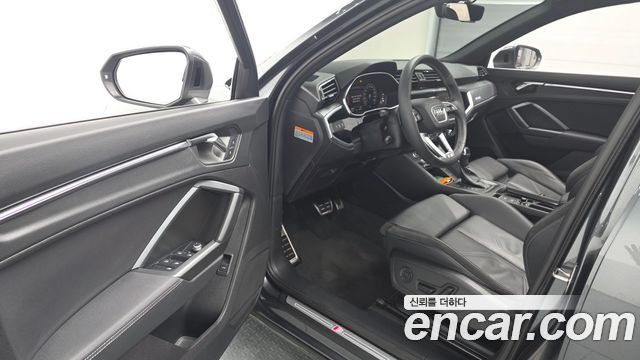 Audi Q3 2023 — photo 10