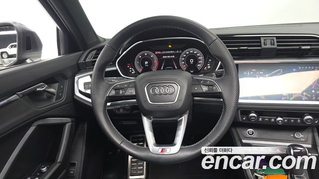 Audi Q3 2023 — photo 12