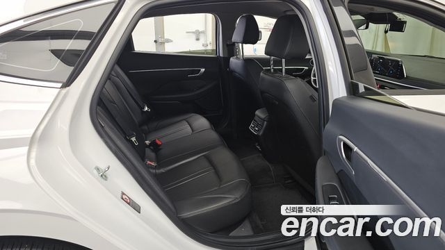 Hyundai Sonata 2022 — photo 12