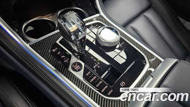 BMW 8-Series 2025 — photo 12