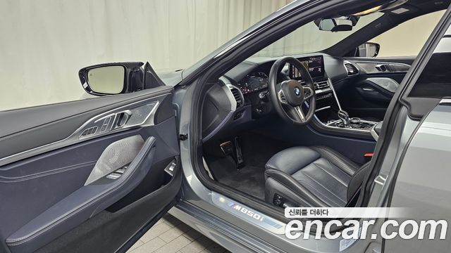 BMW 8-Series 2025 — photo 13