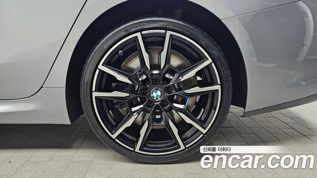 BMW 8-Series 2025 — photo 7