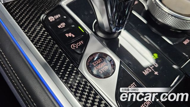 BMW 8-Series 2025 — photo 27