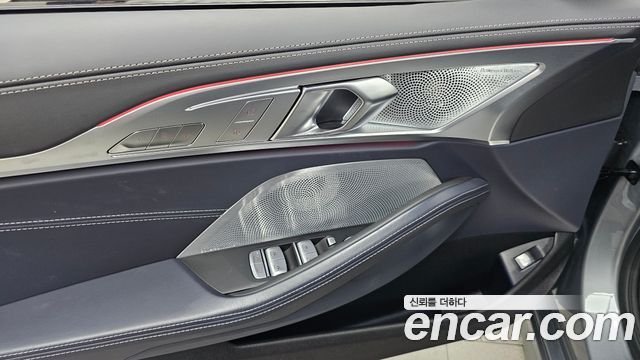 BMW 8-Series 2025 — photo 29