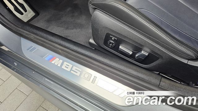 BMW 8-Series 2025 — photo 30