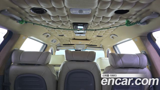 Kia Canival 2011 — photo 24